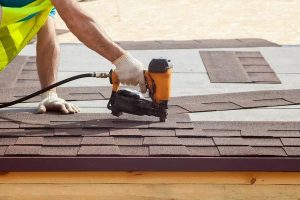 Signs You Need a Roofing Contractor Republic for Immediate Repairs