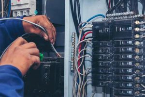 Quality Commercial Electrician Service with Competitive Pricing